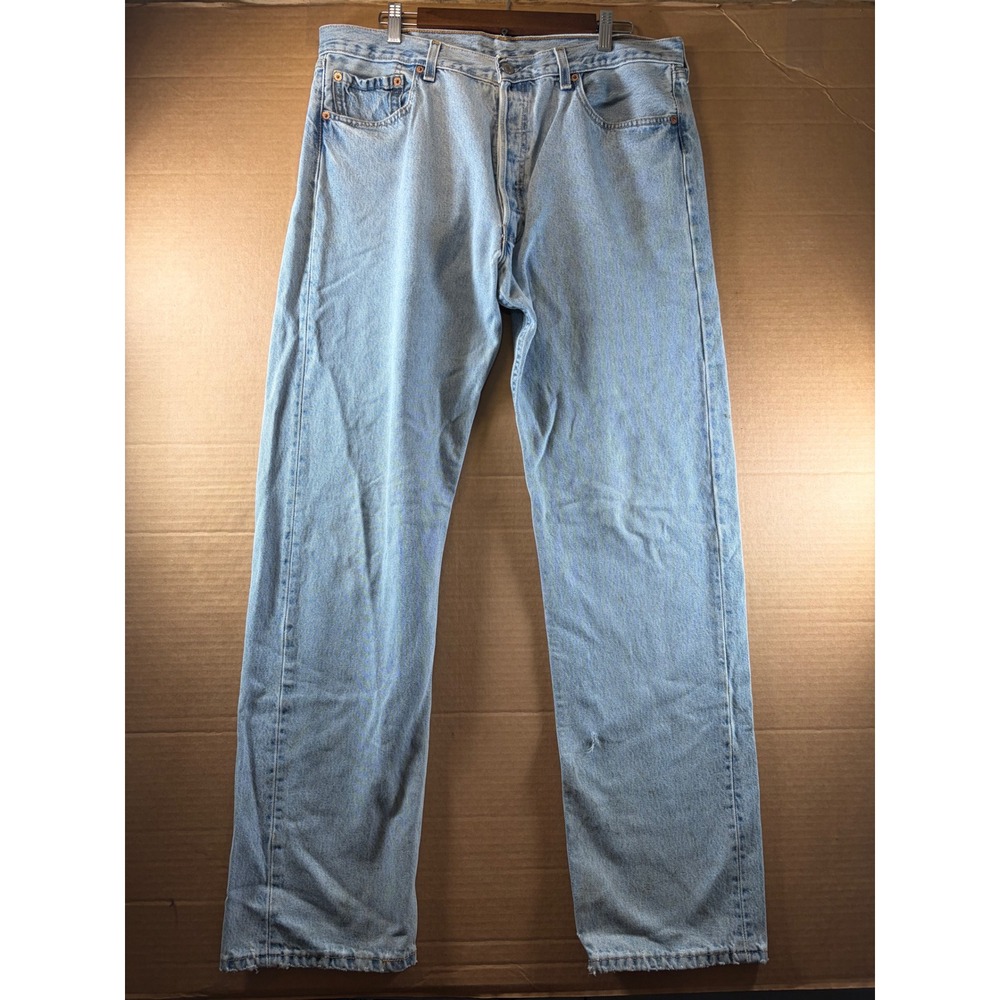 Vintage Levi's 501 Jeans Mens 36x32 Made in USA Button Fly Light Wash Denim